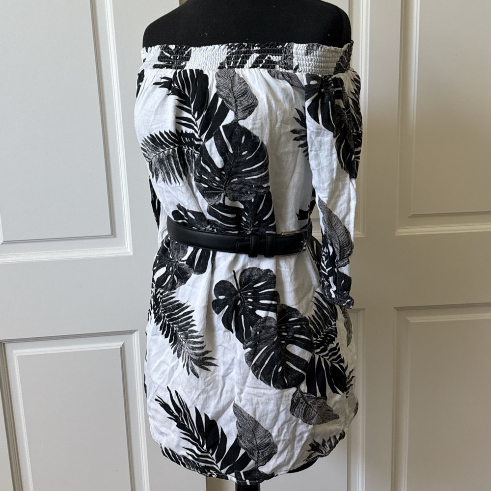 Old Navy Black and White Leaf Print Dress